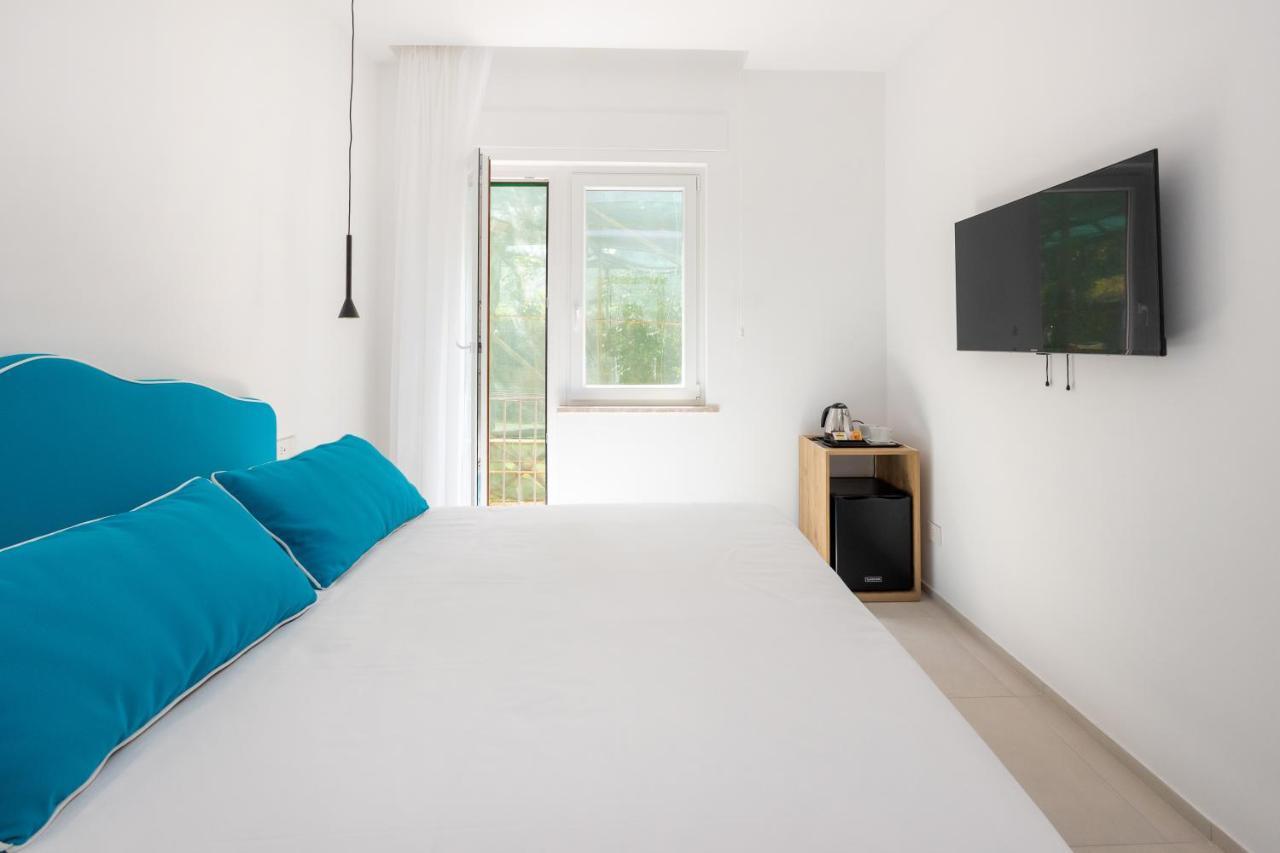 Vittoria Rooms Sorrento Bagian luar foto