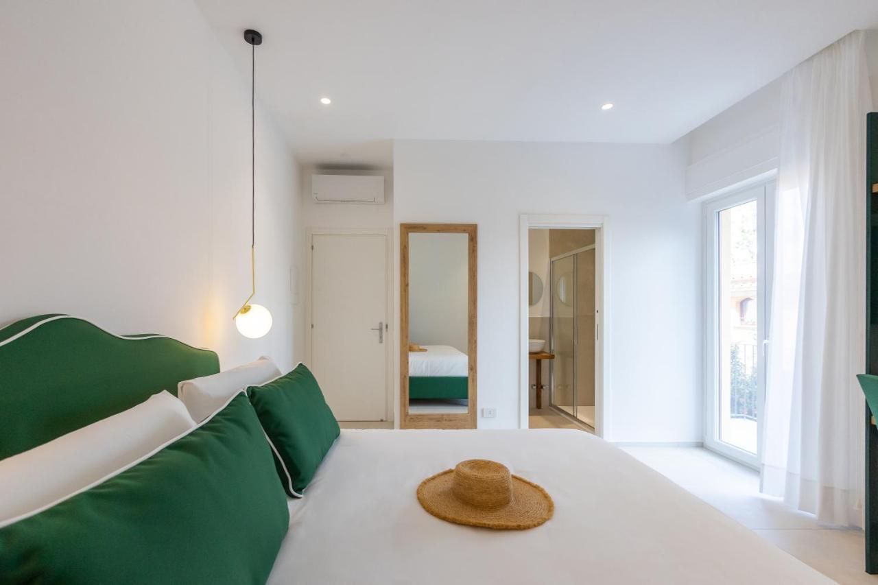 Vittoria Rooms Sorrento Bagian luar foto